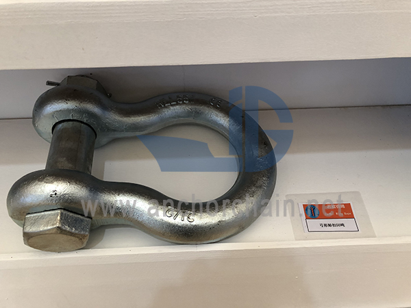 Ensuring Safety in Lifting and Rigging: Understanding Bow Shackle Safety Considerations and Load Limits
