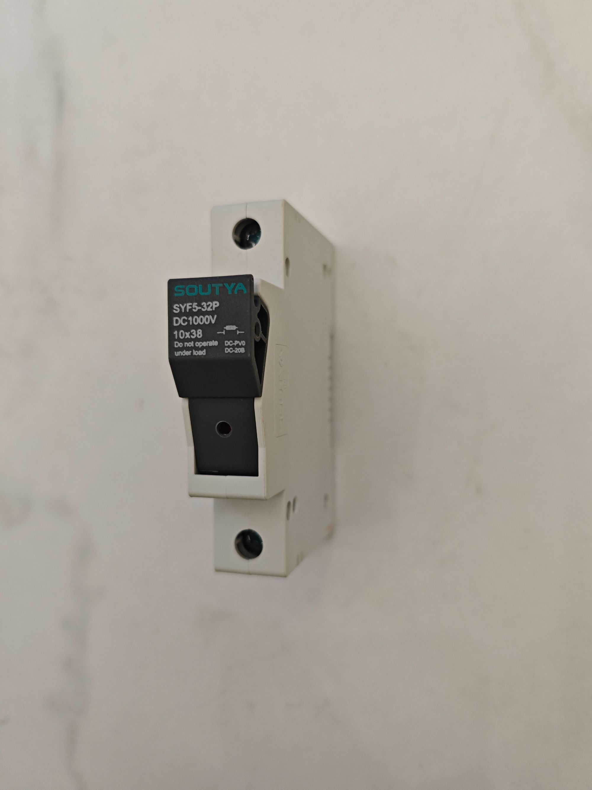 ODM Fuse Holder Factory Offers Custom Solutions for Reliable Circuit Protection